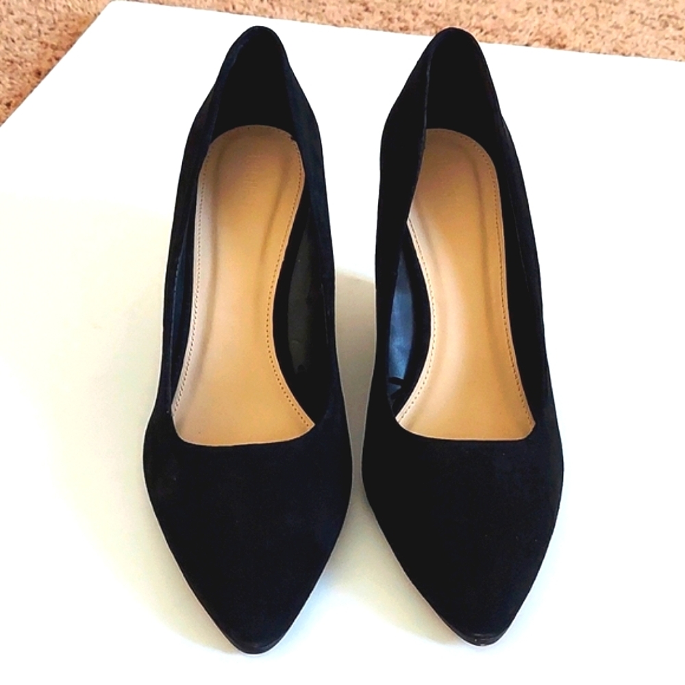 Forever 21 Velvet Black Wedge Size 10